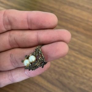 Vintage golden ring with pearls